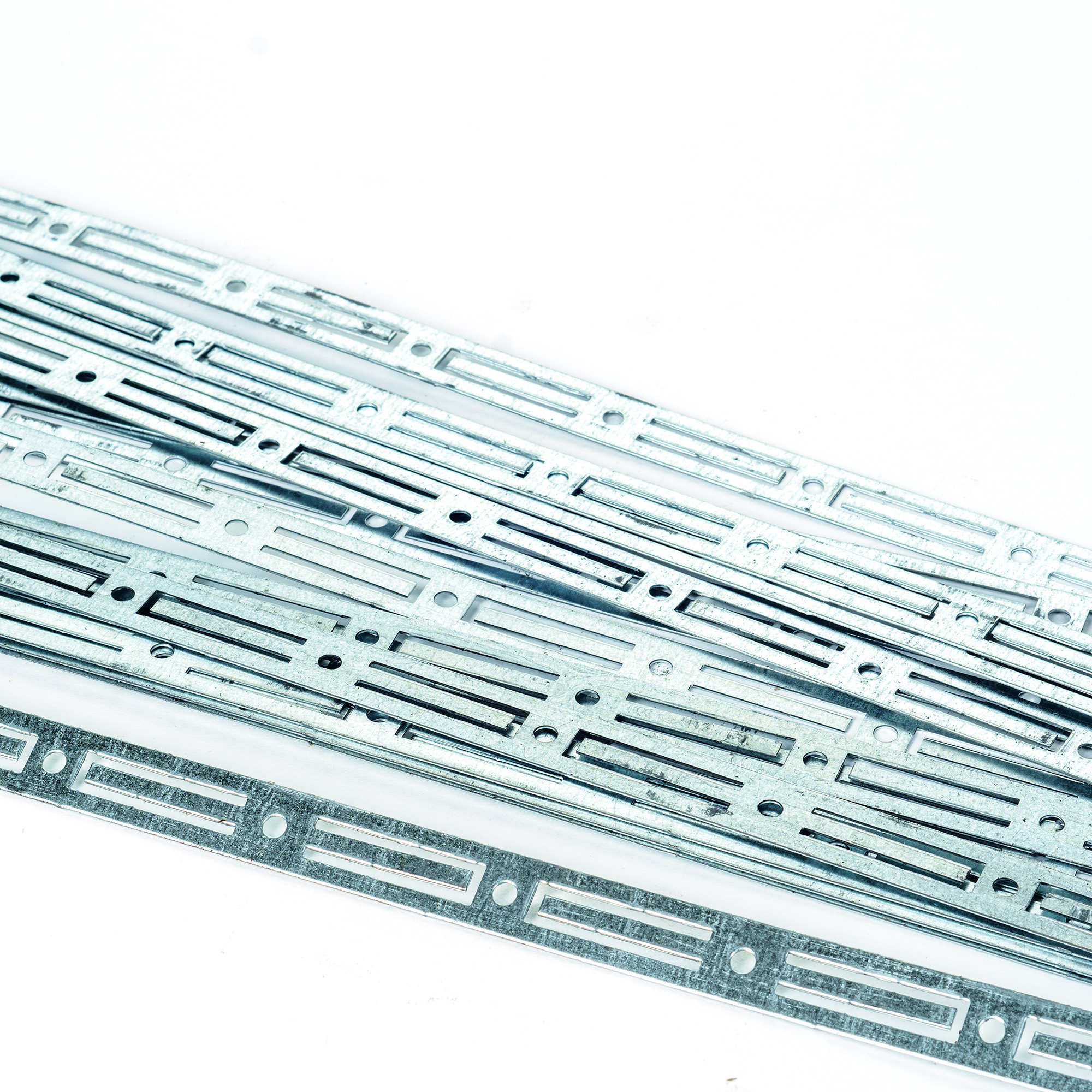 Extherm Uniclip-L Полоса крепежная для саморегулирующегося кабеля, 1,17 м